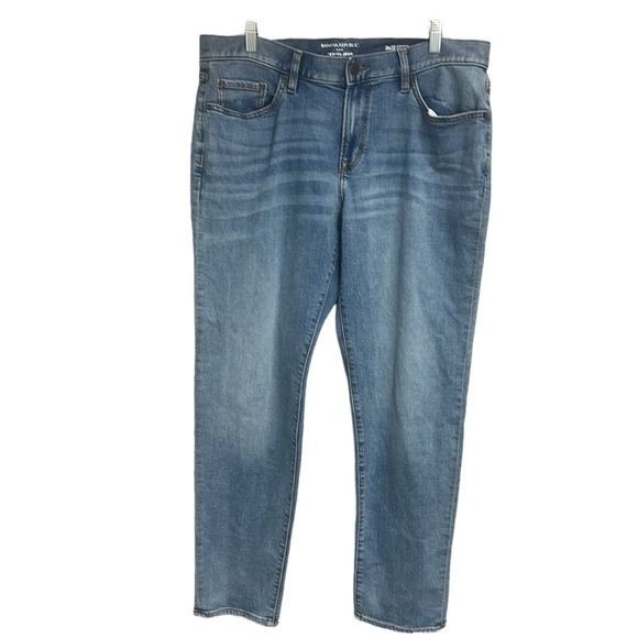 Banana Republic Athletic Fit Travel Jean - Picture 2 of 4